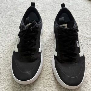 Vans Men's Black and White Sneakers